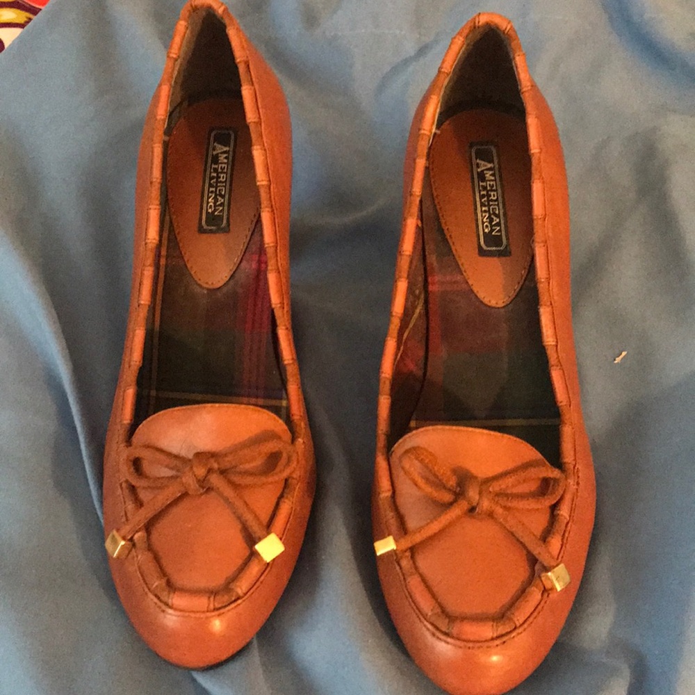 Tan heels